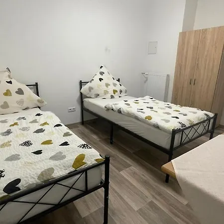 Charming Two Bed Daire Netphen